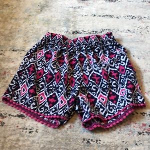 flowy stretchy shorts up for grabs!